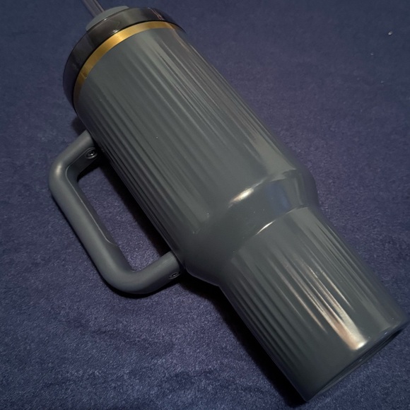 Stanley - Picture 2 of 3